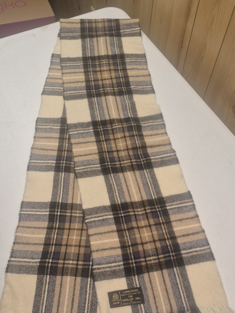 Lambswool Scarf 100% Pure New Wool From The Woollen Mill Of Princes St. Edinburg